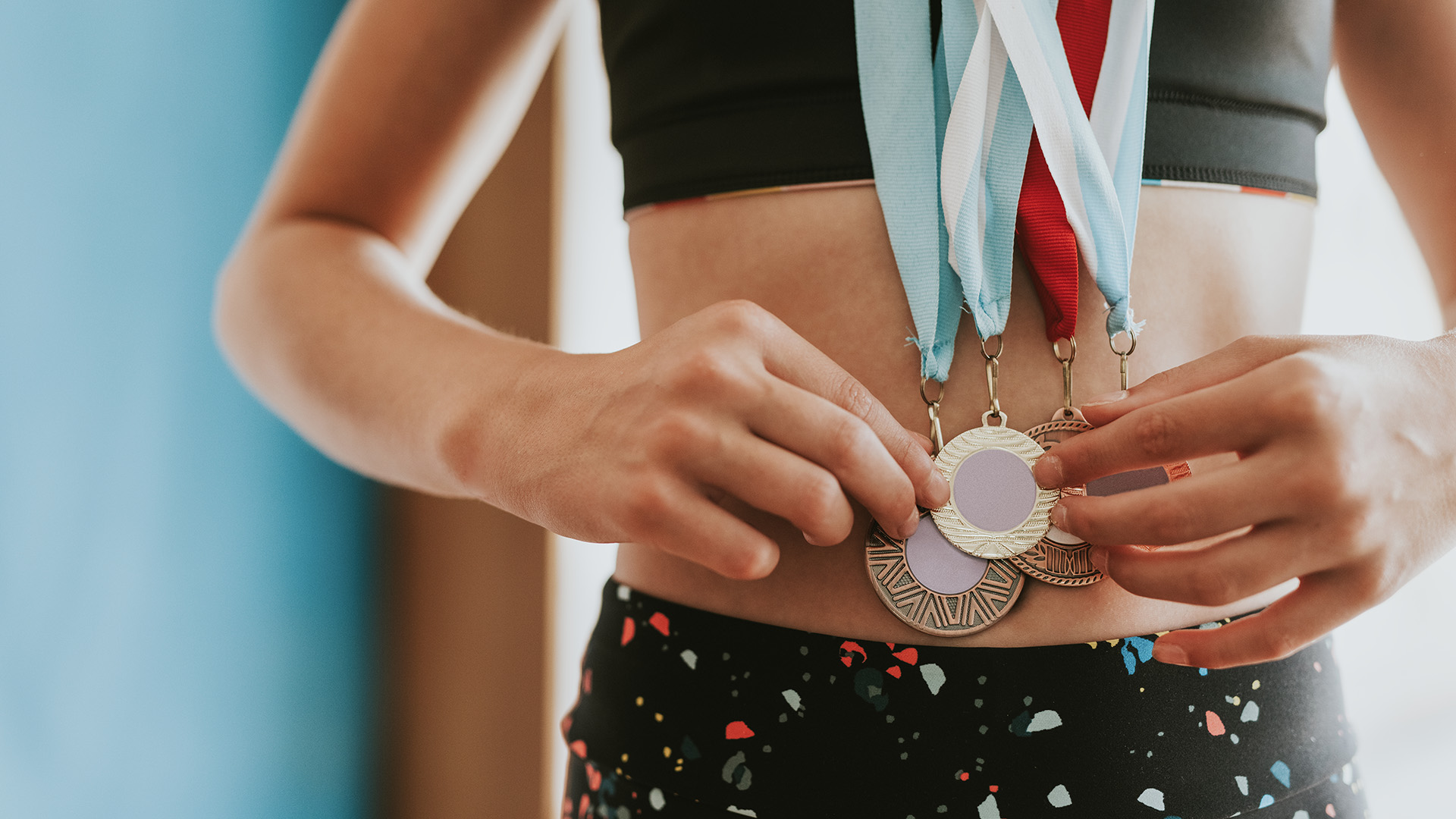 Le long chemin des championnes olympiques, entre misogynie et mépris -  Curieux!